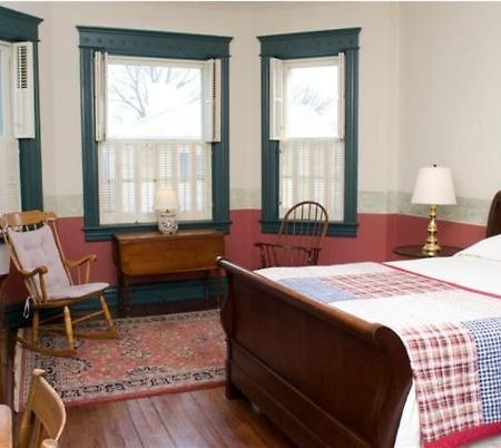 Bed and Breakfast Frederick House Staunton Esterno foto