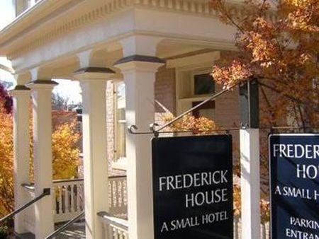 Bed and Breakfast Frederick House Staunton Esterno foto