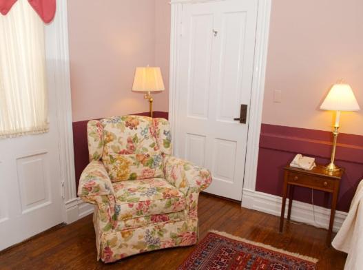 Bed and Breakfast Frederick House Staunton Esterno foto